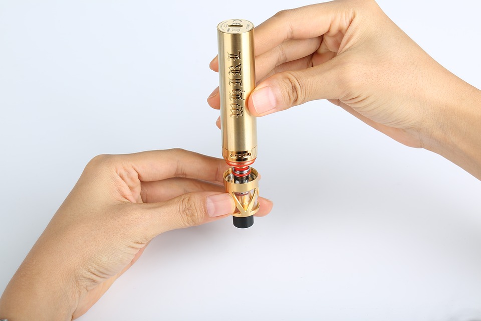 vaping e-cig